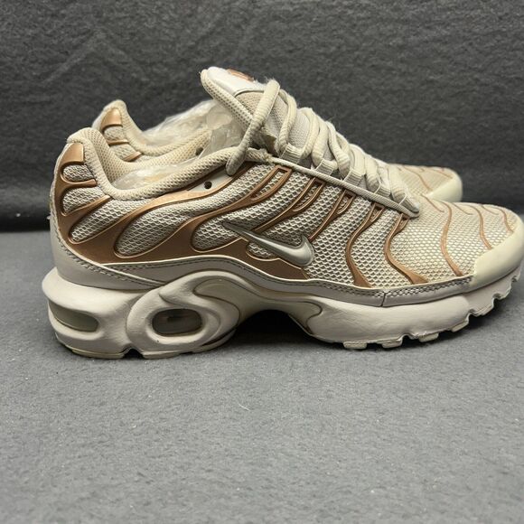 Size 7Y-Nike Air Max Plus TN Platinum Bronze (GS) - Picture 1 of 8